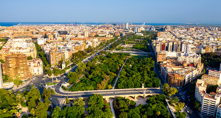 El Mitma abre una línea de 25 millones de euros para comprar viviendas destinadas a realojos en Valencia